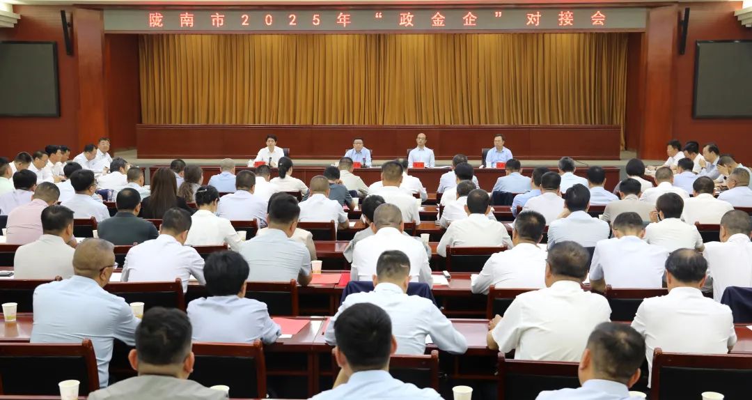 f4f58ea6e2bd151bf9064c1a7645342d.jpg 640.jpg